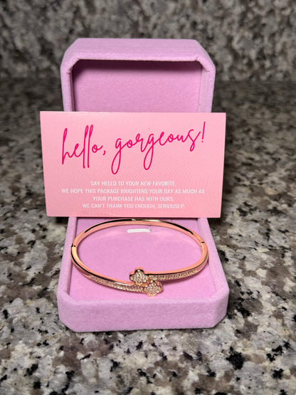 Pretti Clovrr Bangle